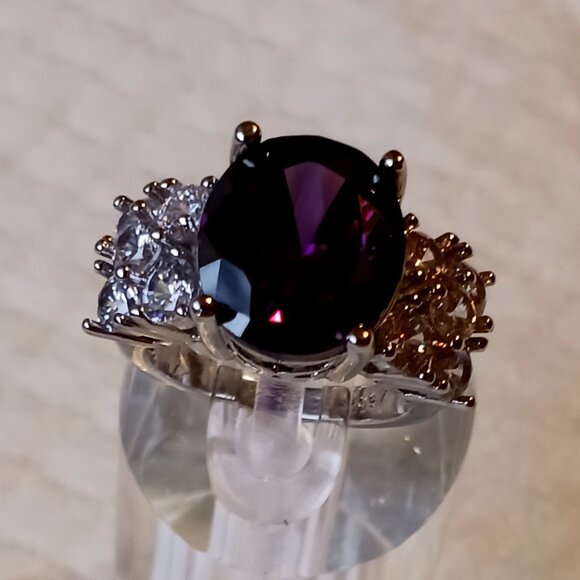 Source Unknown Jewelry - Silver Oval Purple Amethyst CZ Fashion Ring Size 7 NWOT